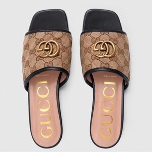 Gucci Women's Tan and Black Slide Sandals